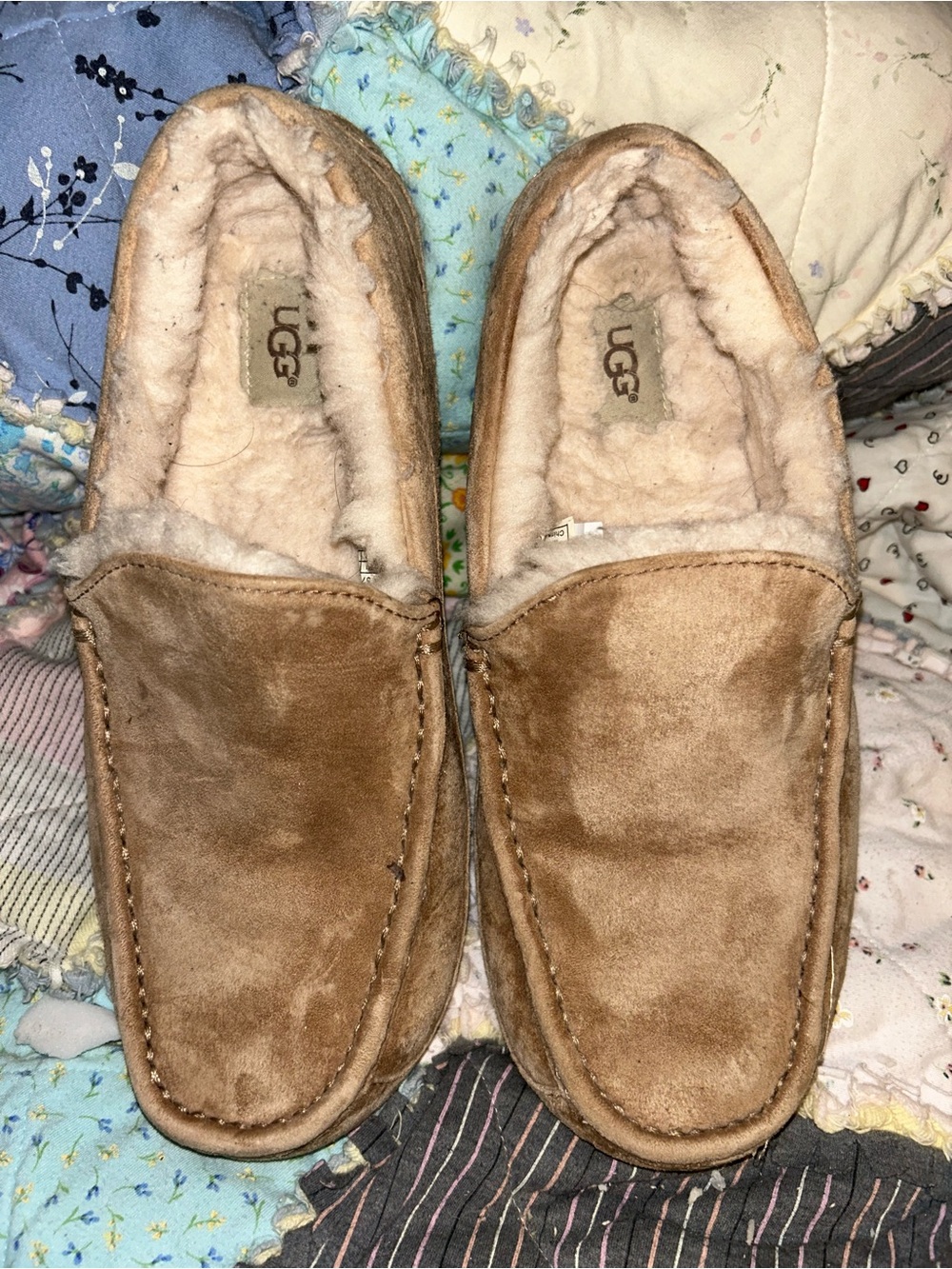 UGG Men's Tan Suede Sheepskin-Lined Slippers W/Rubber Soles, Sz 9